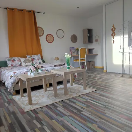 ベッド・アンド・ブレックファスト L'ambreenne Sainte-Cécile